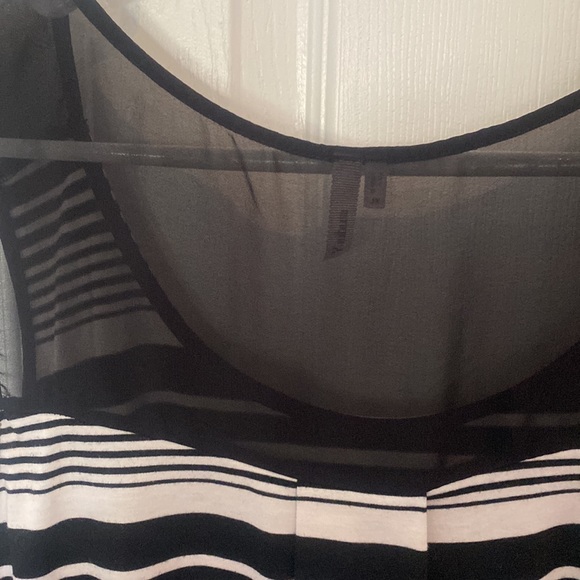 Studio Y Hi Lo Sleeveless Blouse - Picture 3 of 6